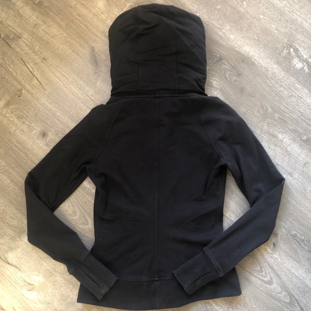 Lululemon Movement Jacket - Picture 9 of 9